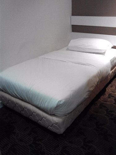 Jj Boutique Hotel Петалинг Джая Екстериор снимка